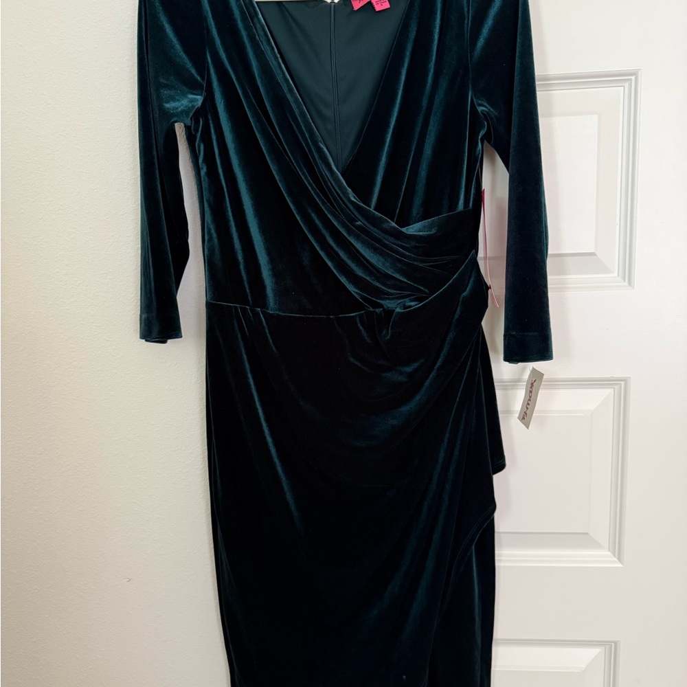 Betsey Johnson Green Ruched Wrap 3/4 Sleeve Dress